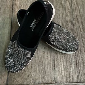 Ladies Sketchers 7 1/2